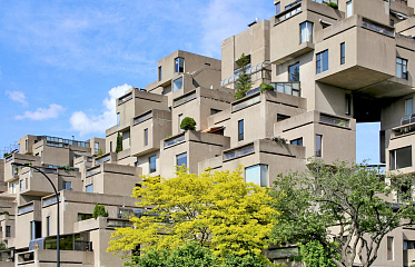 Самые странные дома мира: от стеклянных вилл до подземных бункеров